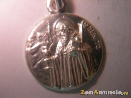 MEDALLAS, LLAVES y CRUCES SAN BENITO